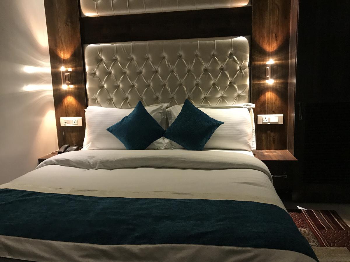 Hotel Mmk Kanpur Luaran gambar