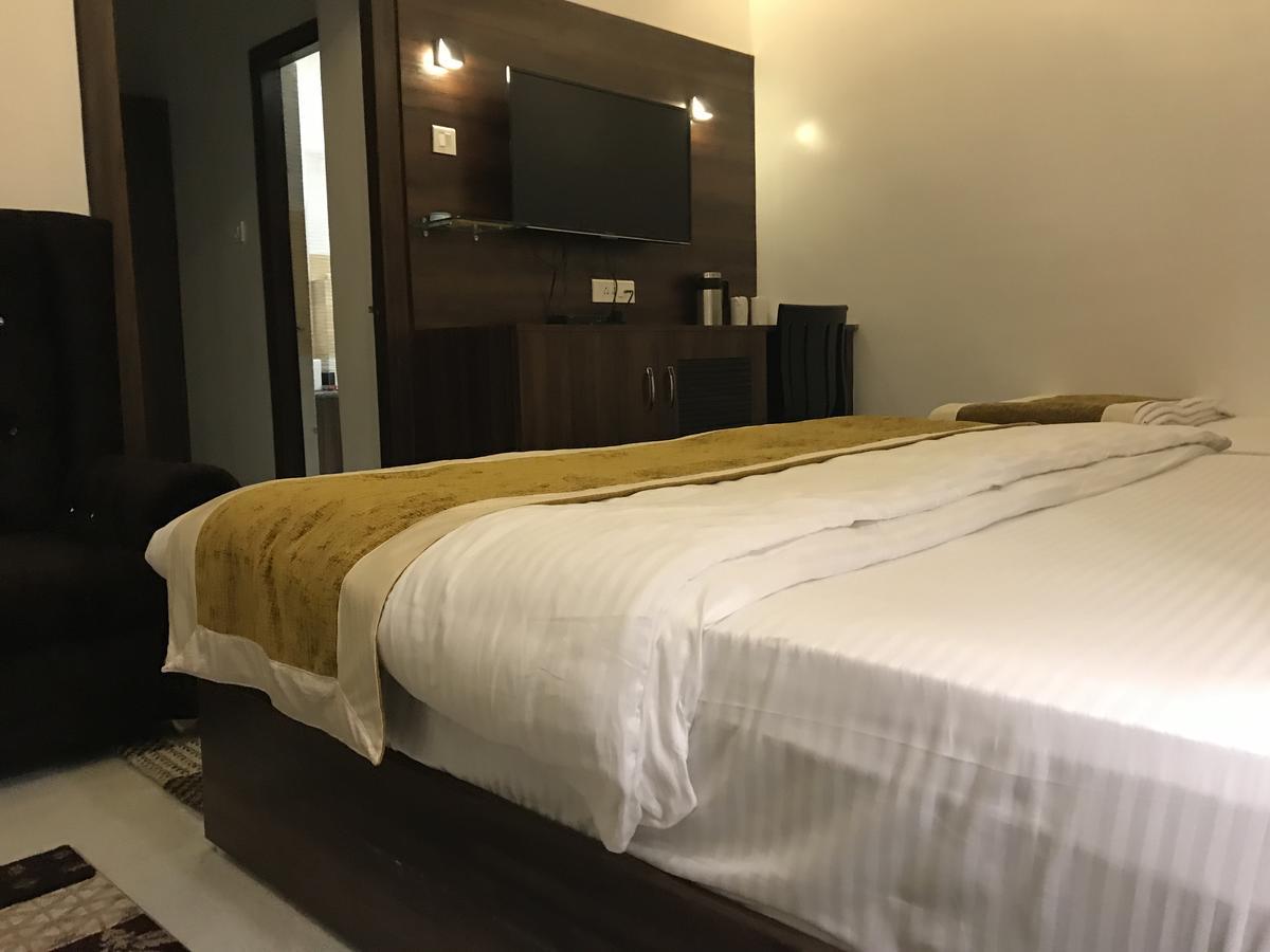 Hotel Mmk Kanpur Luaran gambar