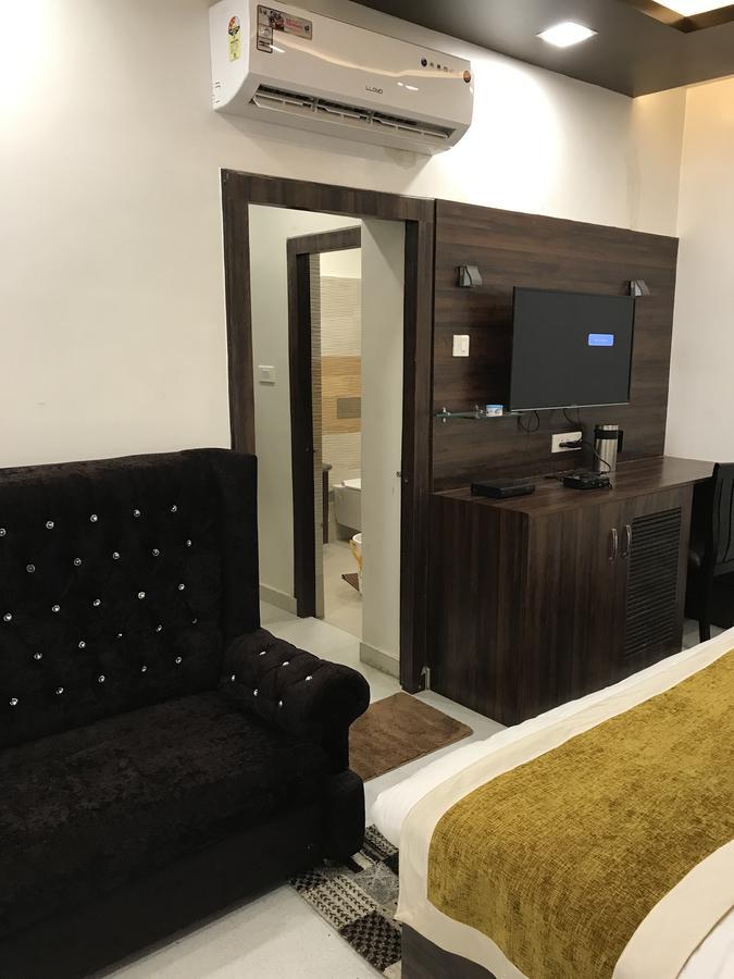 Hotel Mmk Kanpur Luaran gambar