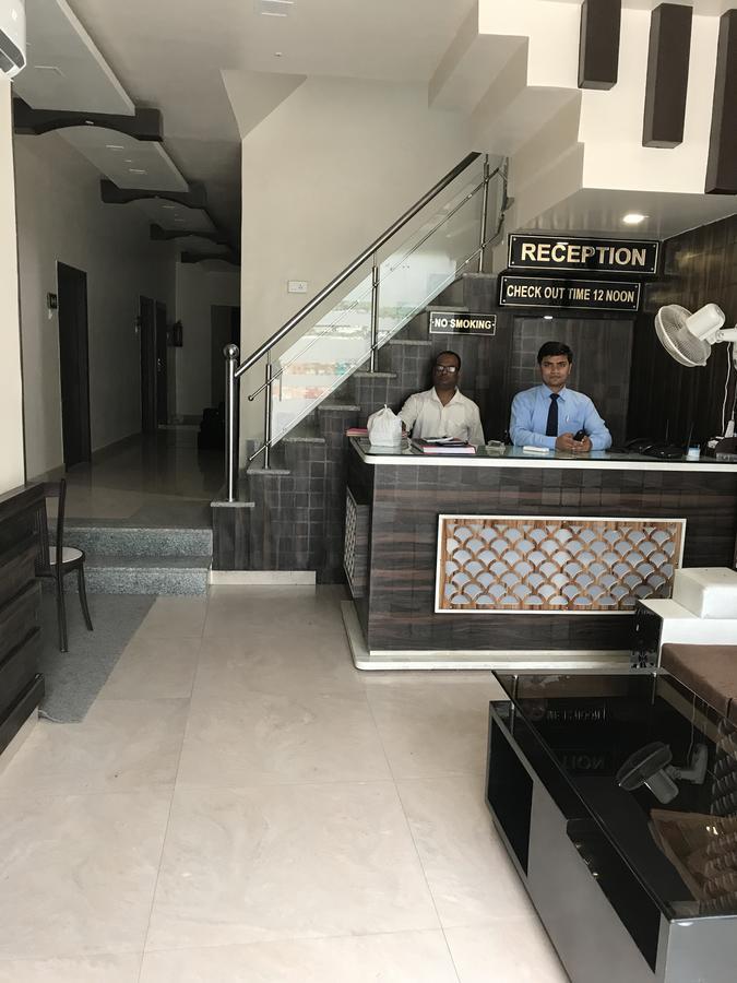 Hotel Mmk Kanpur Luaran gambar
