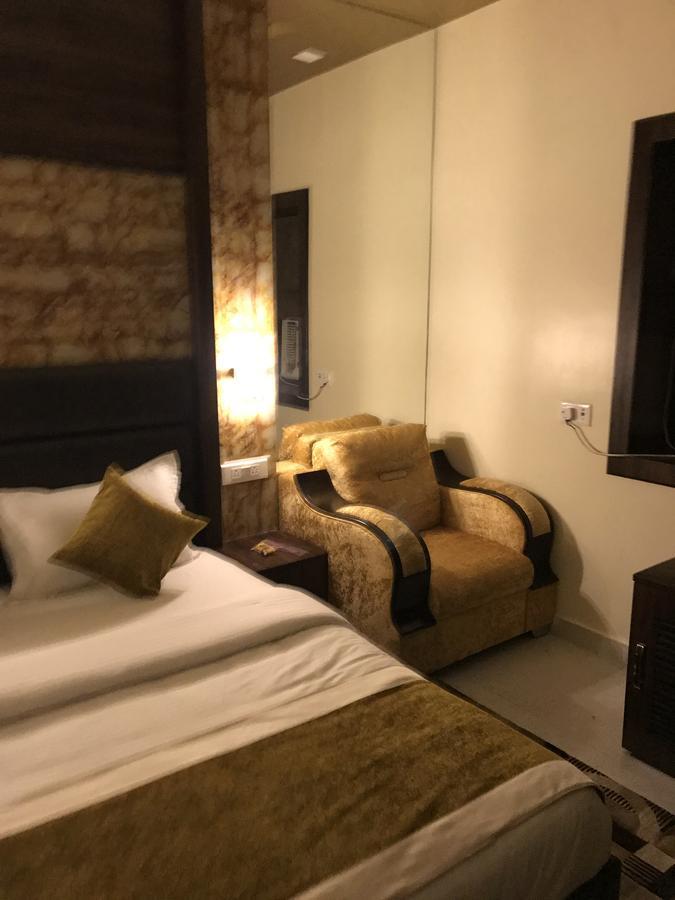 Hotel Mmk Kanpur Luaran gambar