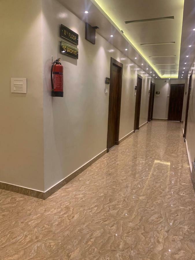 Hotel Mmk Kanpur Luaran gambar