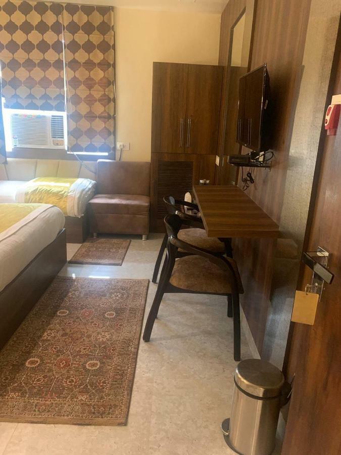 Hotel Mmk Kanpur Luaran gambar