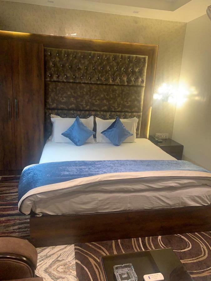 Hotel Mmk Kanpur Luaran gambar