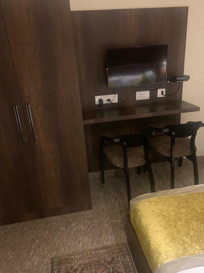 Hotel Mmk Kanpur Luaran gambar