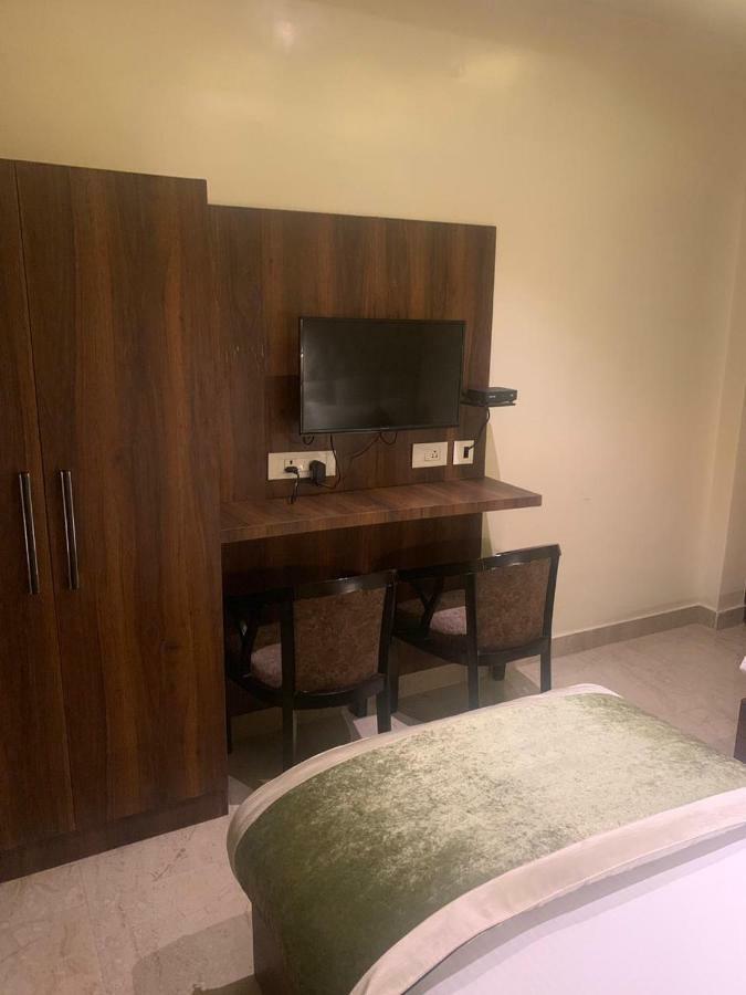 Hotel Mmk Kanpur Luaran gambar