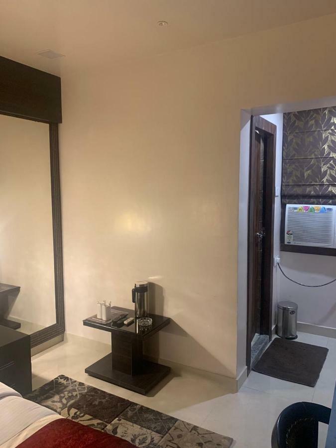 Hotel Mmk Kanpur Luaran gambar